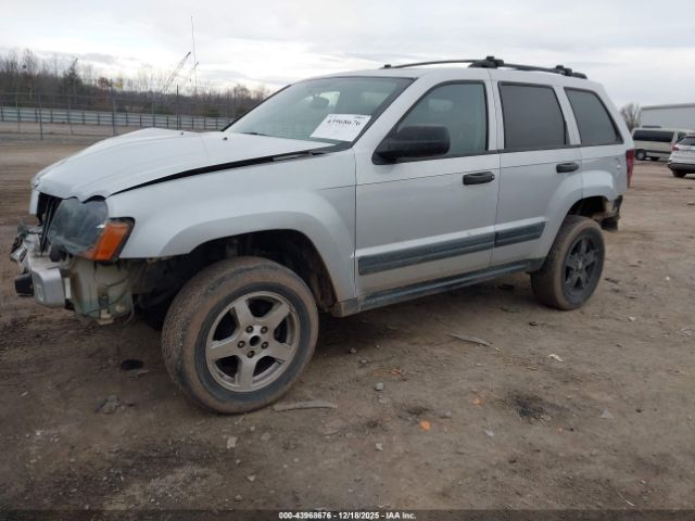Jeep Grand Cherokee Laredo Image 2
