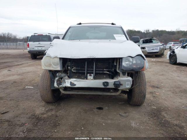 Jeep Grand Cherokee Laredo Image 15