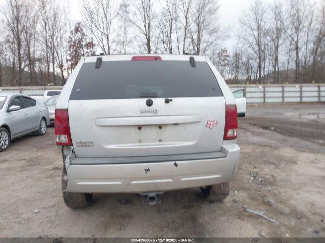 Jeep Grand Cherokee Laredo Image 12