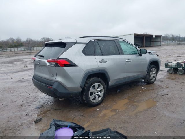 Toyota RAV4 Le Image 16