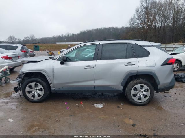 Toyota RAV4 Le Image 7