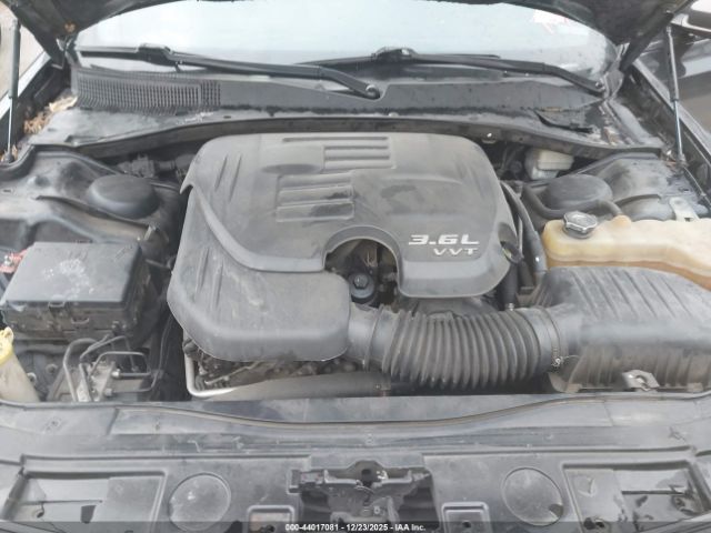 Chrysler 300c John Varvatos Limited Edition Image 5