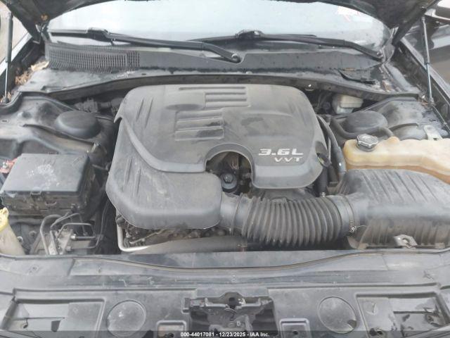 Chrysler 300c John Varvatos Limited Edition Image 5