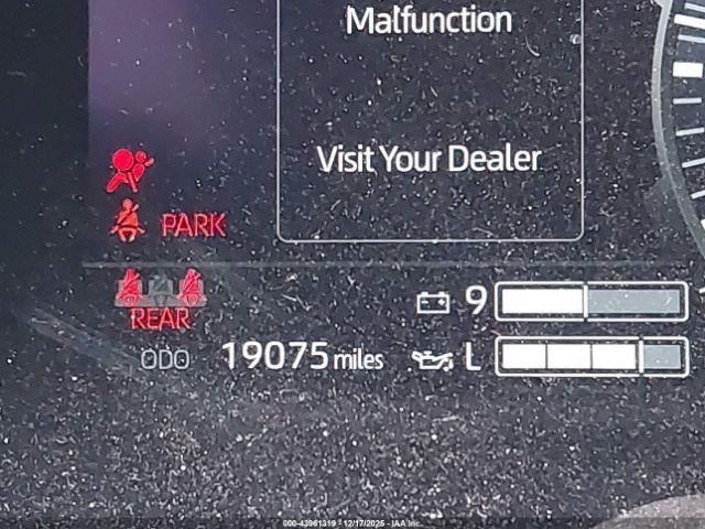 Toyota Tundra Limited Image 16