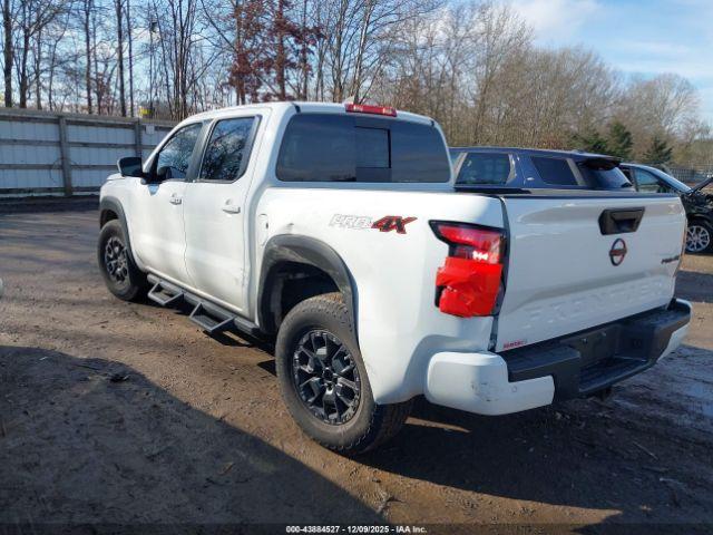 Nissan Frontier Pro-4x 4x4 Image 13