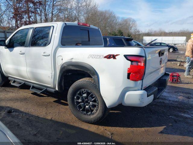 Nissan Frontier Pro-4x 4x4 Image 9