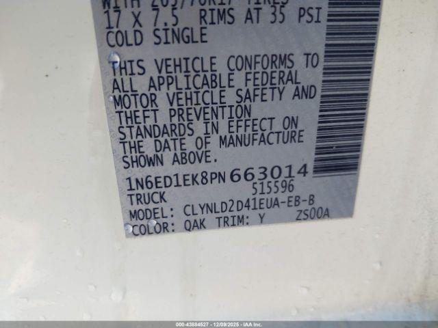 Nissan Frontier Pro-4x 4x4 Image 12