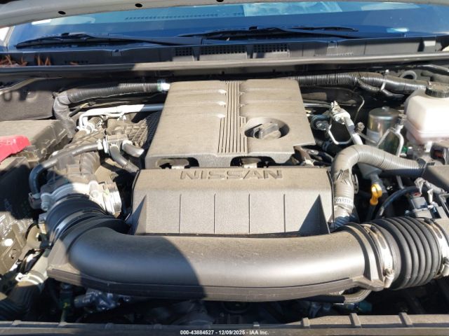 Nissan Frontier Pro-4x 4x4 Image 15