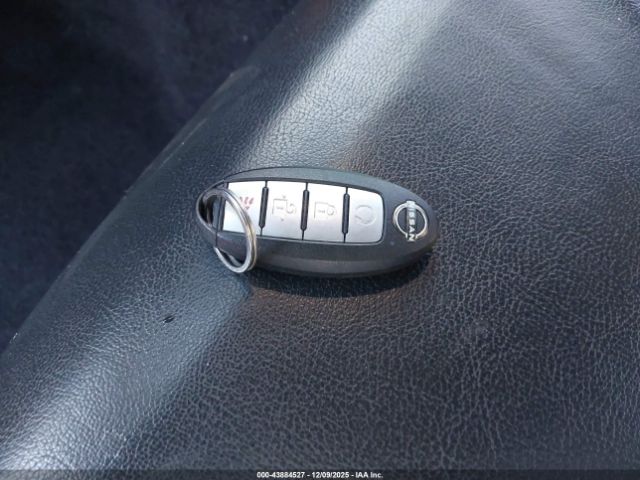 Nissan Frontier Pro-4x 4x4 Image 3