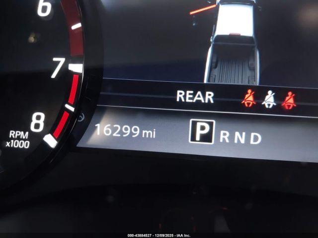 Nissan Frontier Pro-4x 4x4 Image 7