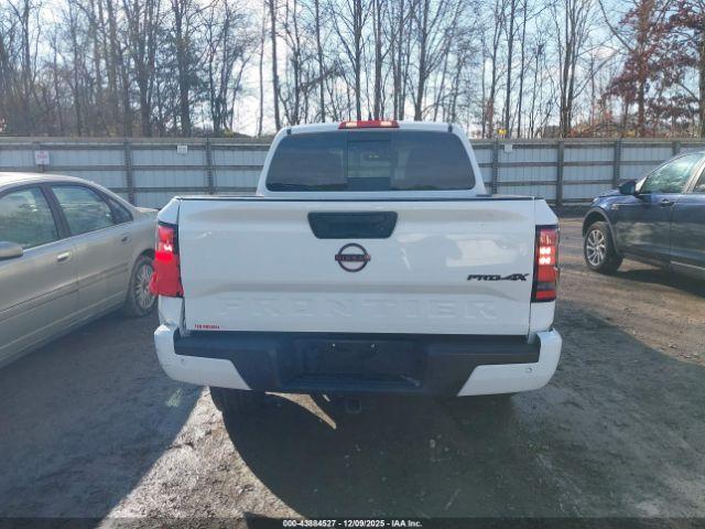 Nissan Frontier Pro-4x 4x4 Image 8