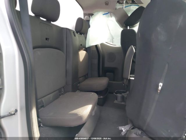 Nissan Frontier S Image 8