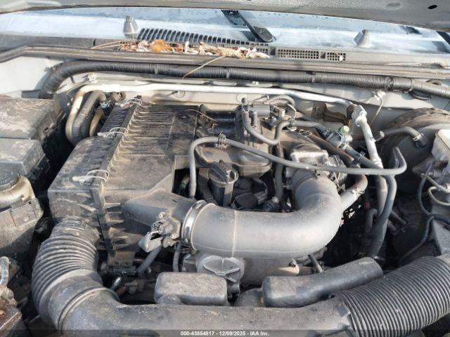 Nissan Frontier S Image 10