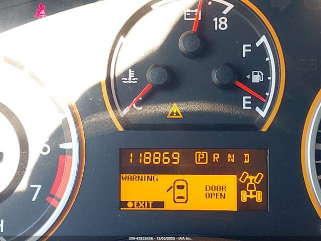 Nissan Titan Pro-4x Image 15