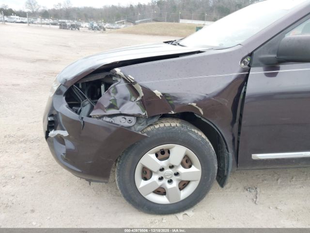 Nissan Rogue S Image 4