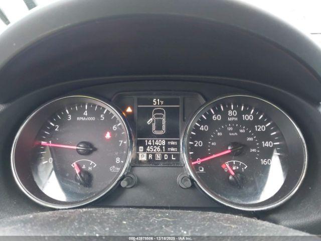 Nissan Rogue S Image 7