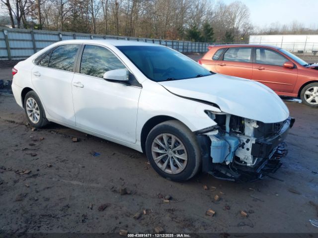 Toyota Camry Le Image 1