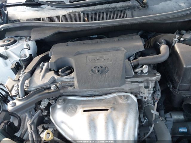 Toyota Camry Le Image 6