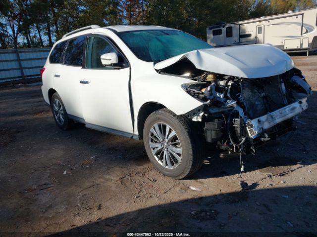  Salvage Nissan Pathfinder