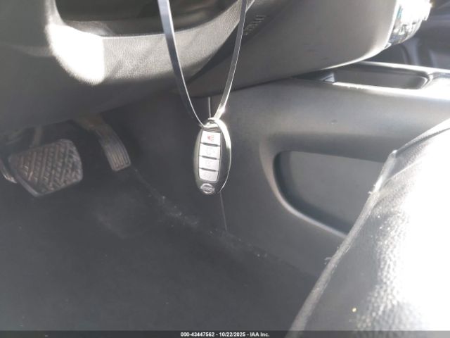 Nissan Pathfinder Sv Image 13