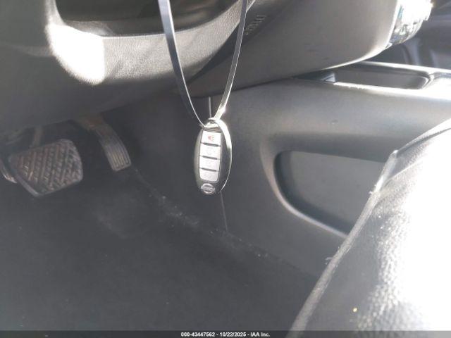 Nissan Pathfinder Sv Image 13