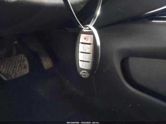 Nissan Pathfinder Sv Image 5