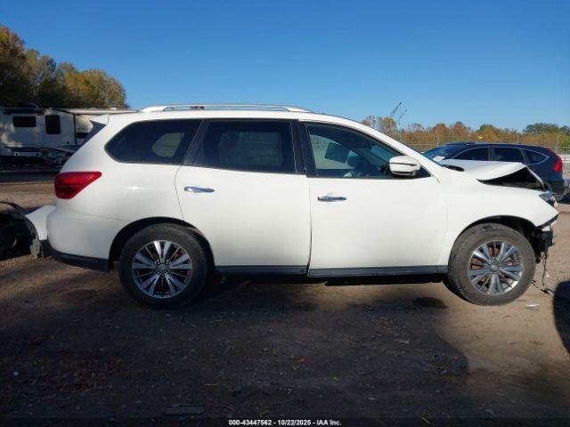 Nissan Pathfinder Sv Image 7