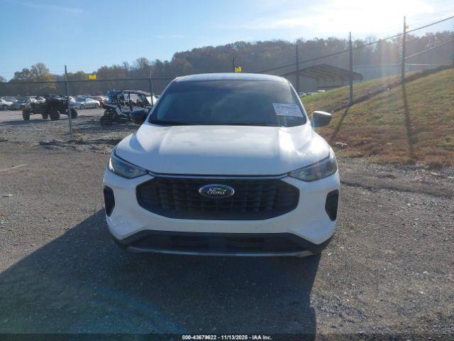 Ford Escape Active Image 13