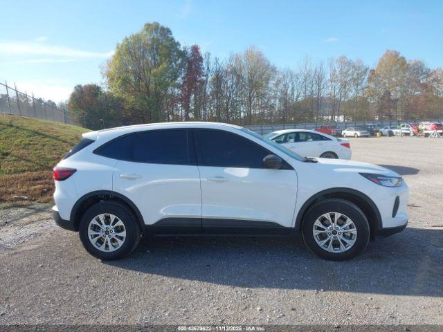 Ford Escape Active Image 9