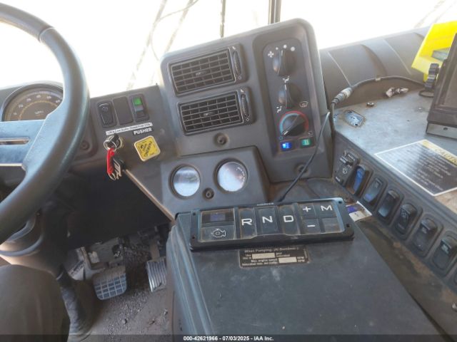 Mack Terrapro Image 8