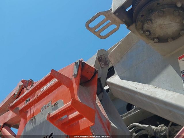 Mack Terrapro Image 2