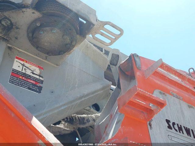 Mack Terrapro Image 14