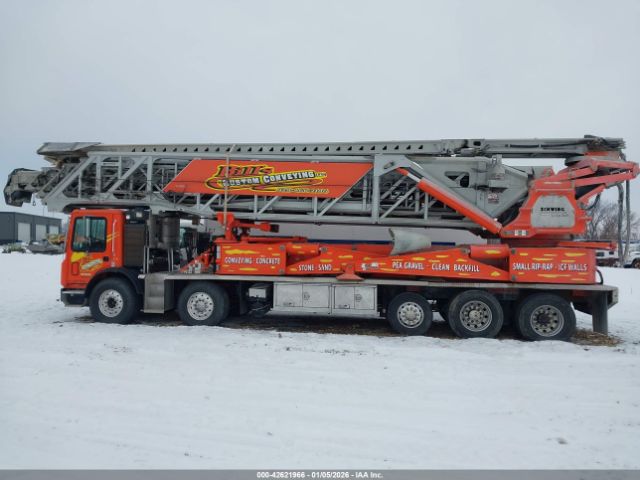 Mack Terrapro Image 13