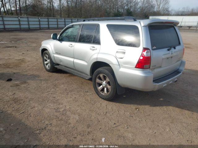 Toyota 4Runner Limited V6 Image 3