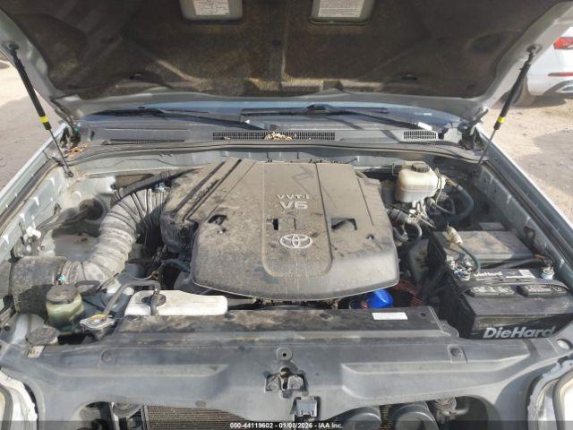 Toyota 4Runner Limited V6 Image 14