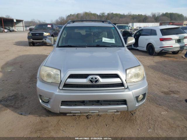 Toyota 4Runner Limited V6 Image 9