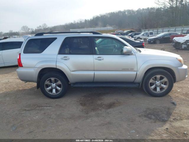 Toyota 4Runner Limited V6 Image 15