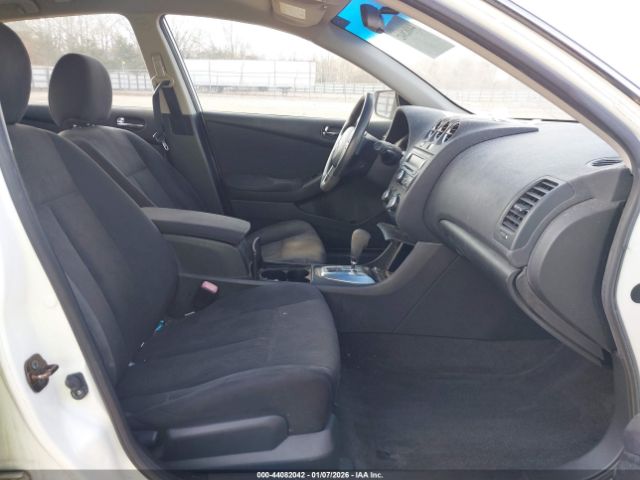 Nissan Altima 2.5 S Image 10