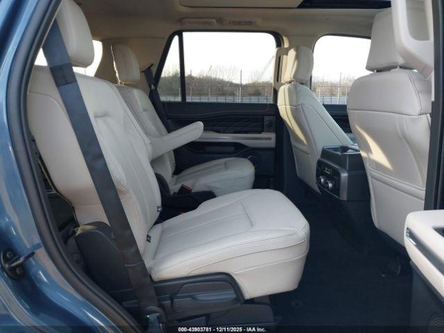 Ford Expedition Platinum Image 16