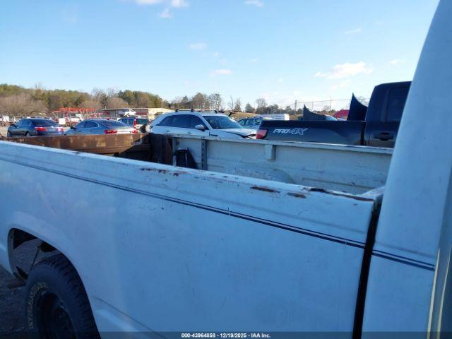 Chevrolet Gmt C1500 Image 2