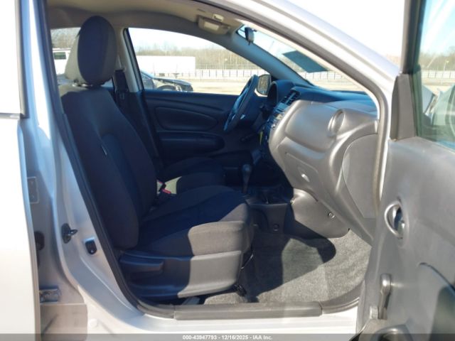 Nissan Versa 1.6 S+ Image 2