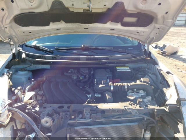 Nissan Versa 1.6 S+ Image 11