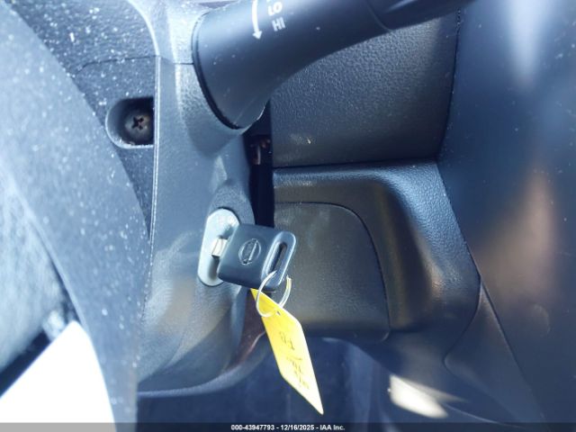 Nissan Versa 1.6 S+ Image 7