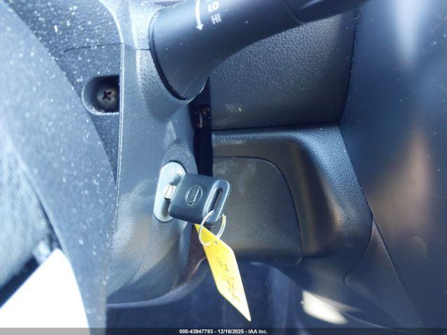 Nissan Versa 1.6 S+ Image 7