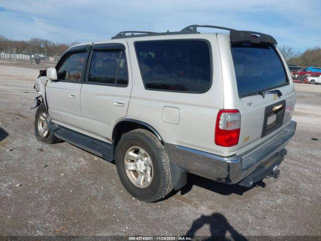 Toyota 4Runner Sr5 V6 Image 3