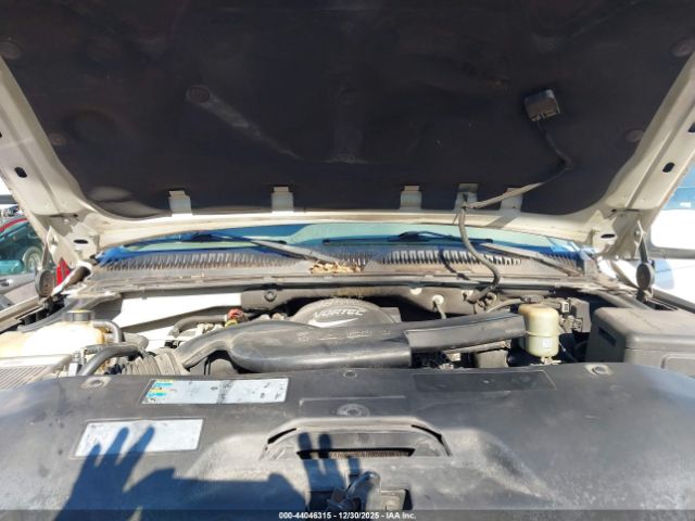 Chevrolet Suburban 1500 Z71 Image 11