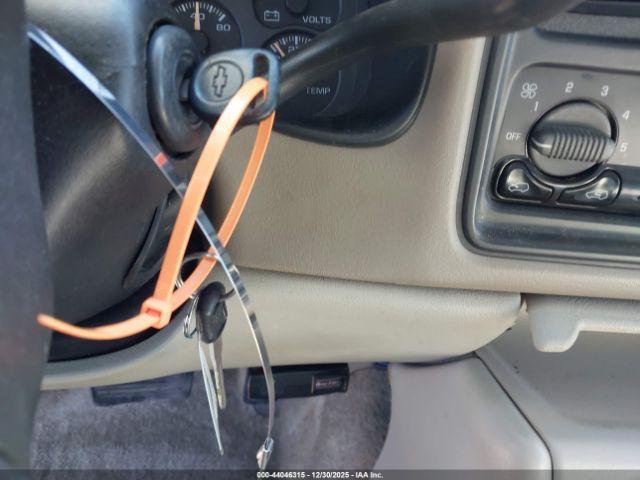 Chevrolet Suburban 1500 Z71 Image 9