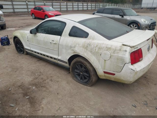 Ford Mustang Image 9