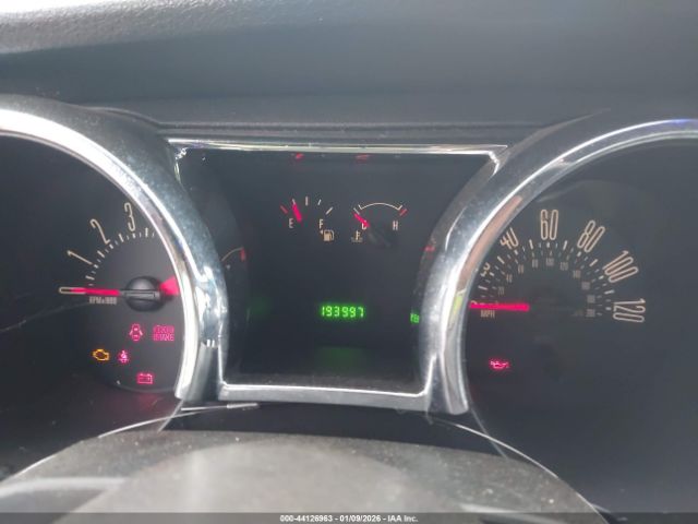 Ford Mustang Image 3