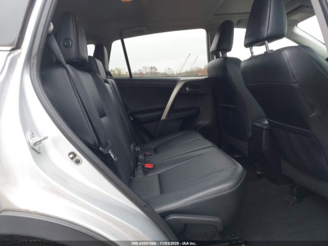 Toyota RAV4 Limited Image 10